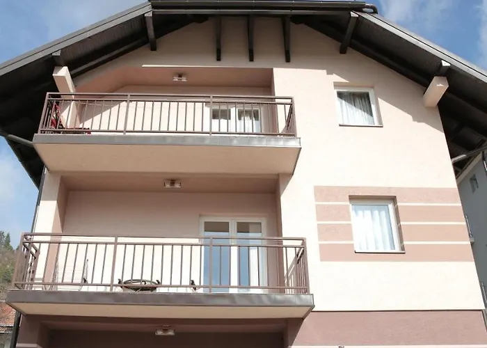 アパート Smestaj Zlatar Arena *